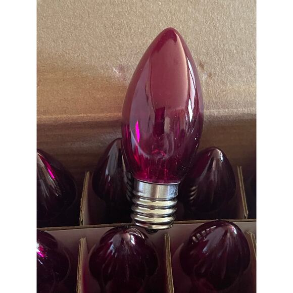 25 Pack of Transparent Pink C9 7 Watt Bulbs - Picture 4 of 5